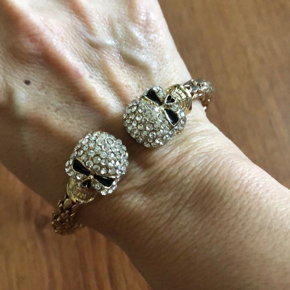 Skull spring bangle - Picture 1 of 3